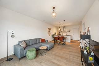 Modern 2 slaapkamer appartement in het centrum van Geel!Gelegen op het gelijkvloers van een recent gebouw met voortreffelijke ligging.  Het gebouw...