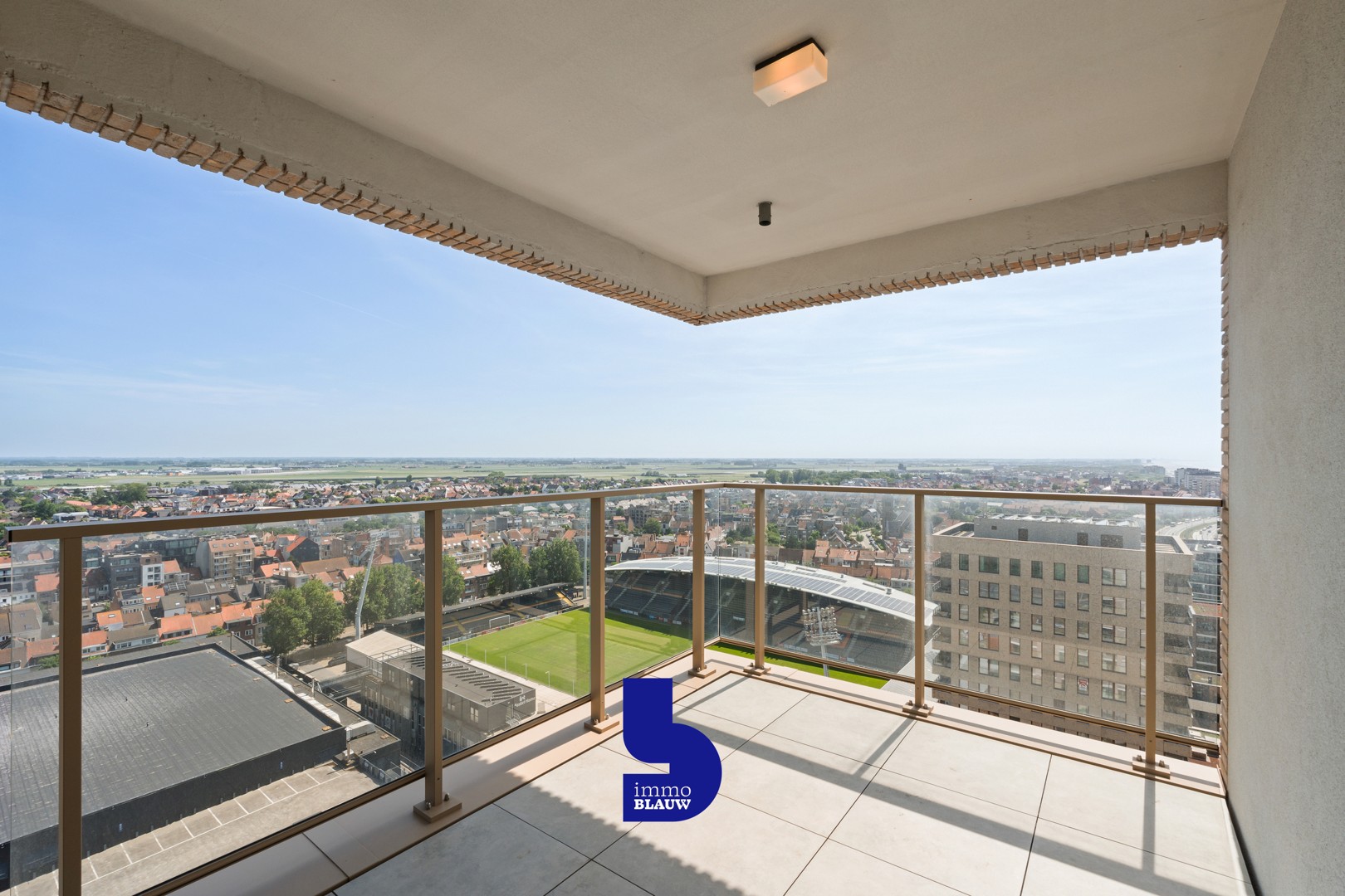 Wonen tussen zee en skyline: een uitzonderlijk appartement in Oostende - foto 1