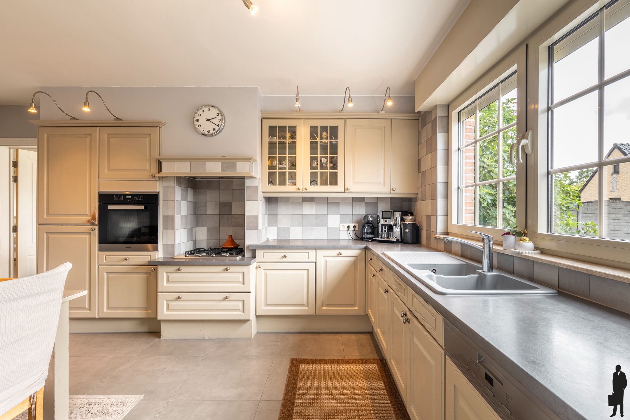 Ruime woning met 6 slpks. en grote kelder nabij Nederland - foto 4