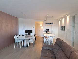 Op de nieuwe hippe site van Hasselt, de Quartier Blue kunnen we dit appartement op de 4de verdieping terugvinden.<br /><br />Het ligt op wandelafstand van het bruisende stadcentrum en midden in het nieuwe deel van Hasselt waar we verschillende winkels en restaurants terug kunnen vinden.<br /><br />Het appartement bestaat uit een inkomhal, living met open keuken, berging, badkamer, toilet, 1 slaapkamer met dressing/aparte slaapruimte een mooi terras en ondergronds nog een kelderberging en garage.<br /><br />De vaste kosten van € 125,00 zijn voor de syndicus, lift, privé verwarming, gemeenschappelijk water en elektriciteitsverbruik, onderhoud gemeenschap en onderhoud brandblussers MET jaarlijkse afrekening.