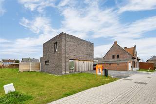 Info & Visit: 056 51 51 51 - Voor de beschrijving en de wettelijke informatieplicht (art.5.2.6 VCRO en Watertoets, EPC, EPC-nummer,…) verwijzen...