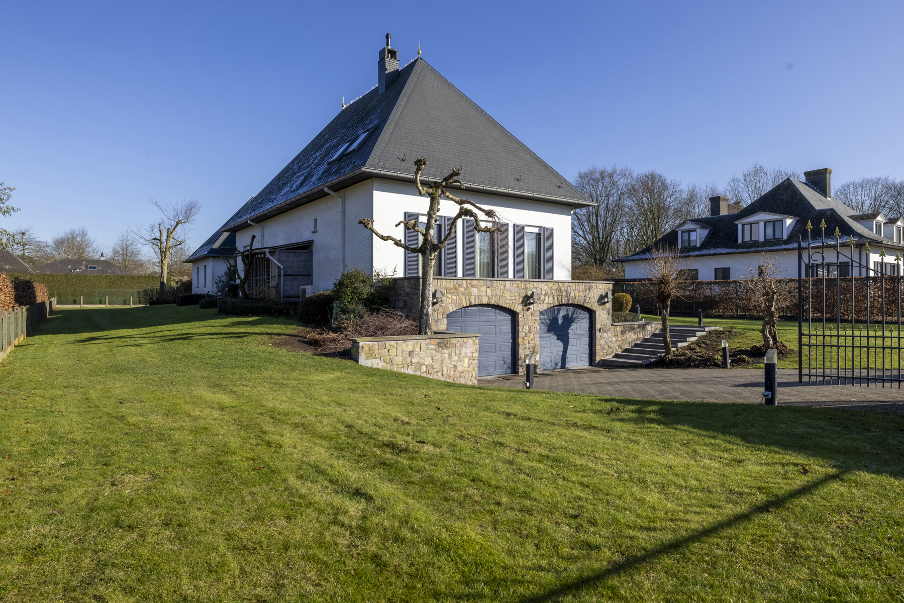 Unieke villa met binnenzwembad op een toplocatie - foto 2