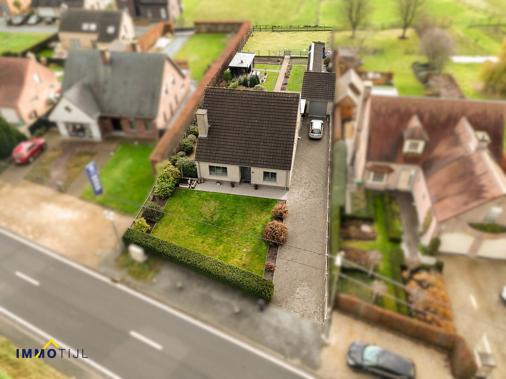 Prachtige open bebouwing met ruime, zonnige tuin en garage! - foto 2