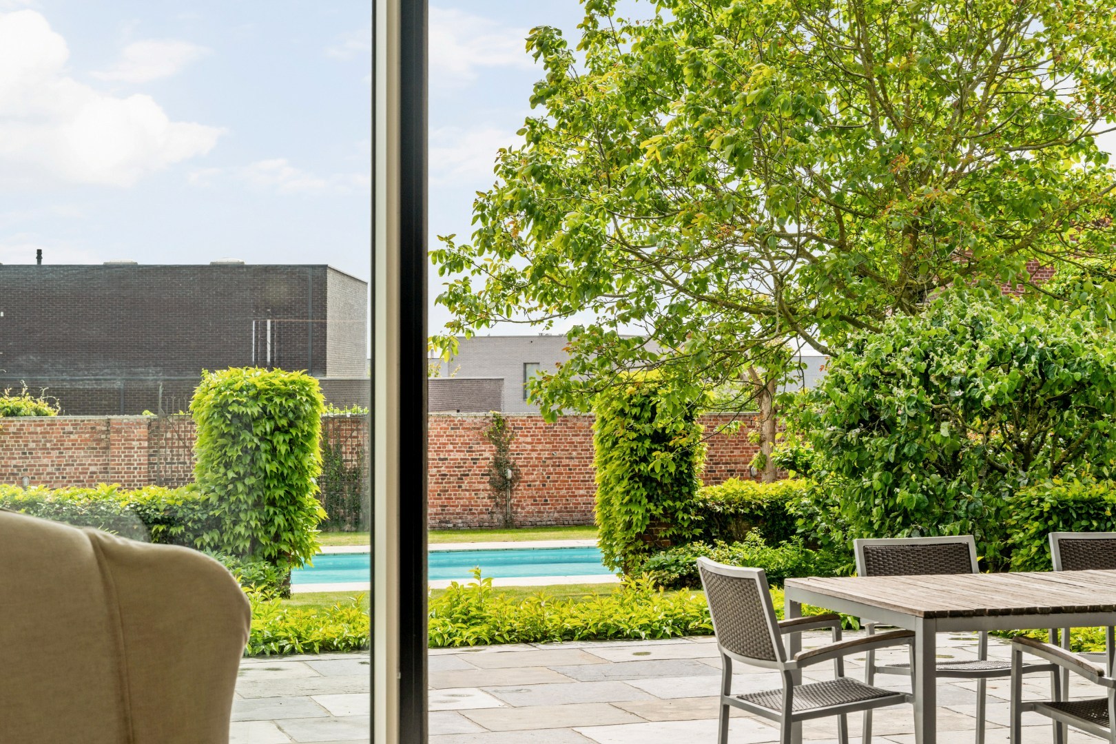 Characterful villa with 3 bedrooms, swimming pool, garage and carport in Moorslede - photo 5
