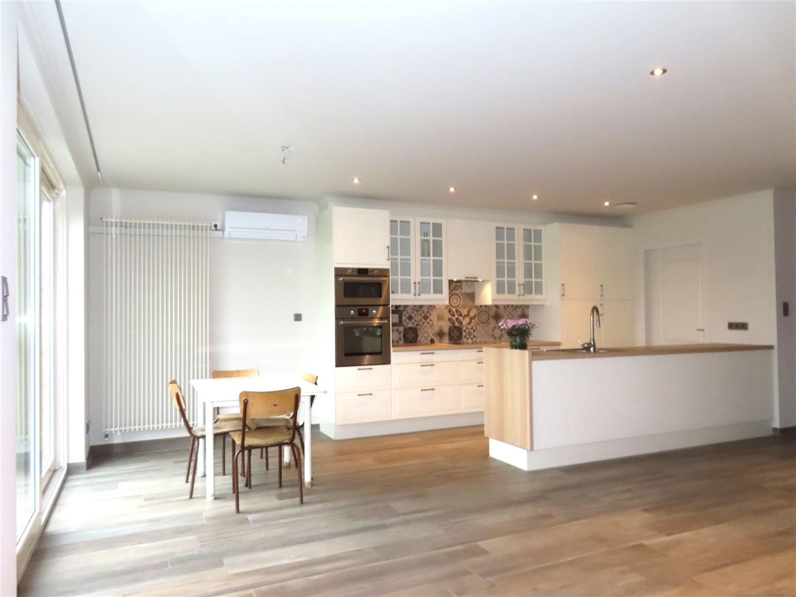 TE HUUR: Gesloten bebouwing met 4 slaapkamers in Koersel! - foto 2