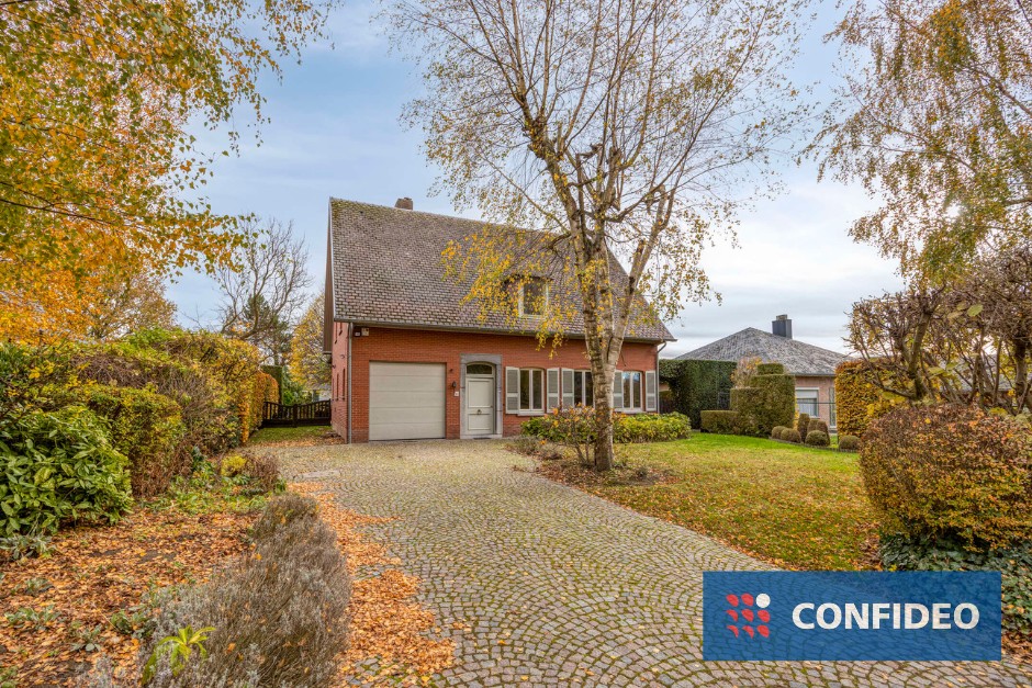 Gezinswoning met 6 slaapkamers op een perceel van 12a - foto 1