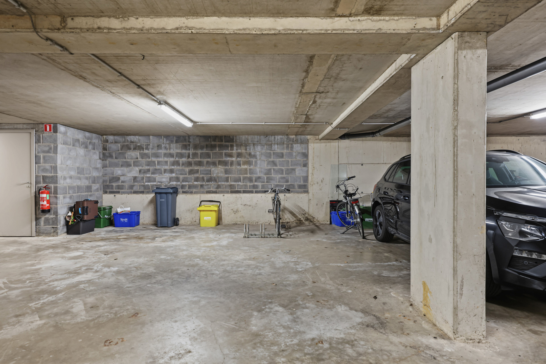 Gelijkvloers app met twee slpks, autostaanplaats en kelder  - foto 5