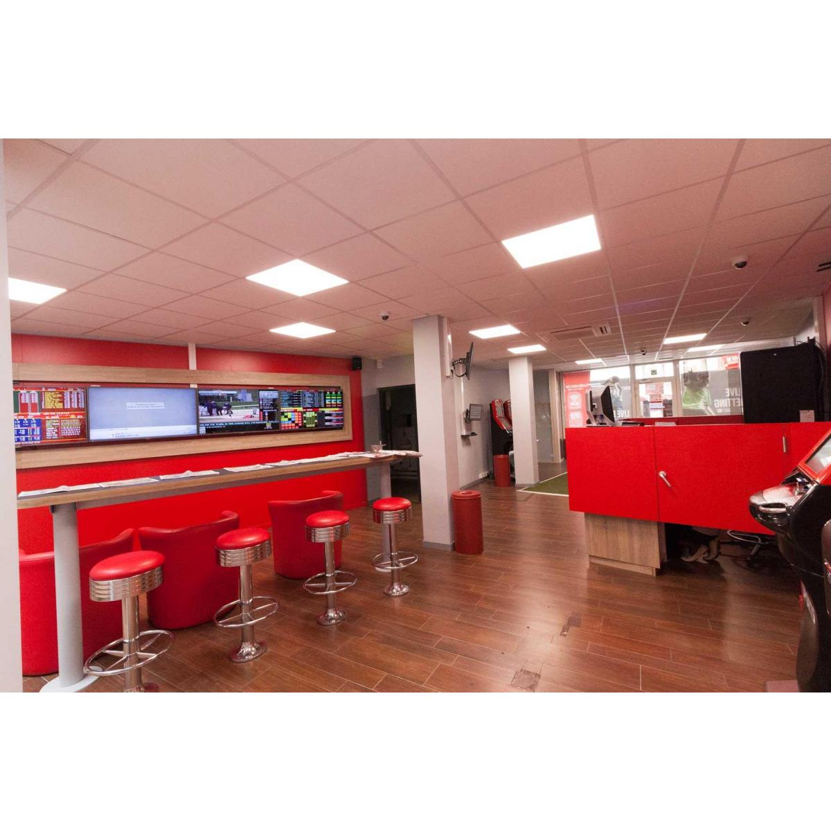 CENTRAAL GELEGEN HANDELSGELIJKVLOERS  - foto 5