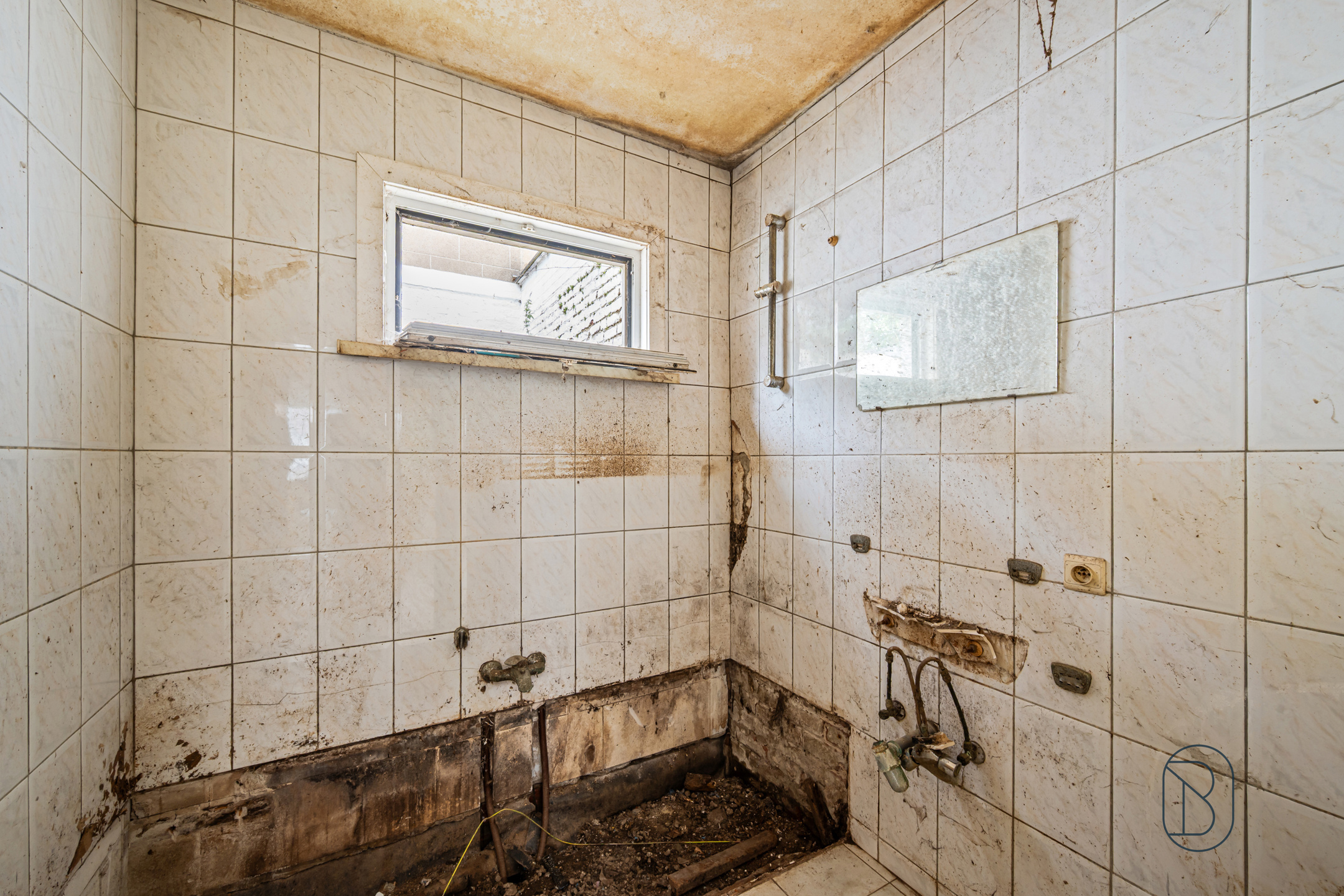 Te renoveren woning met 3 slk en terras - foto 4