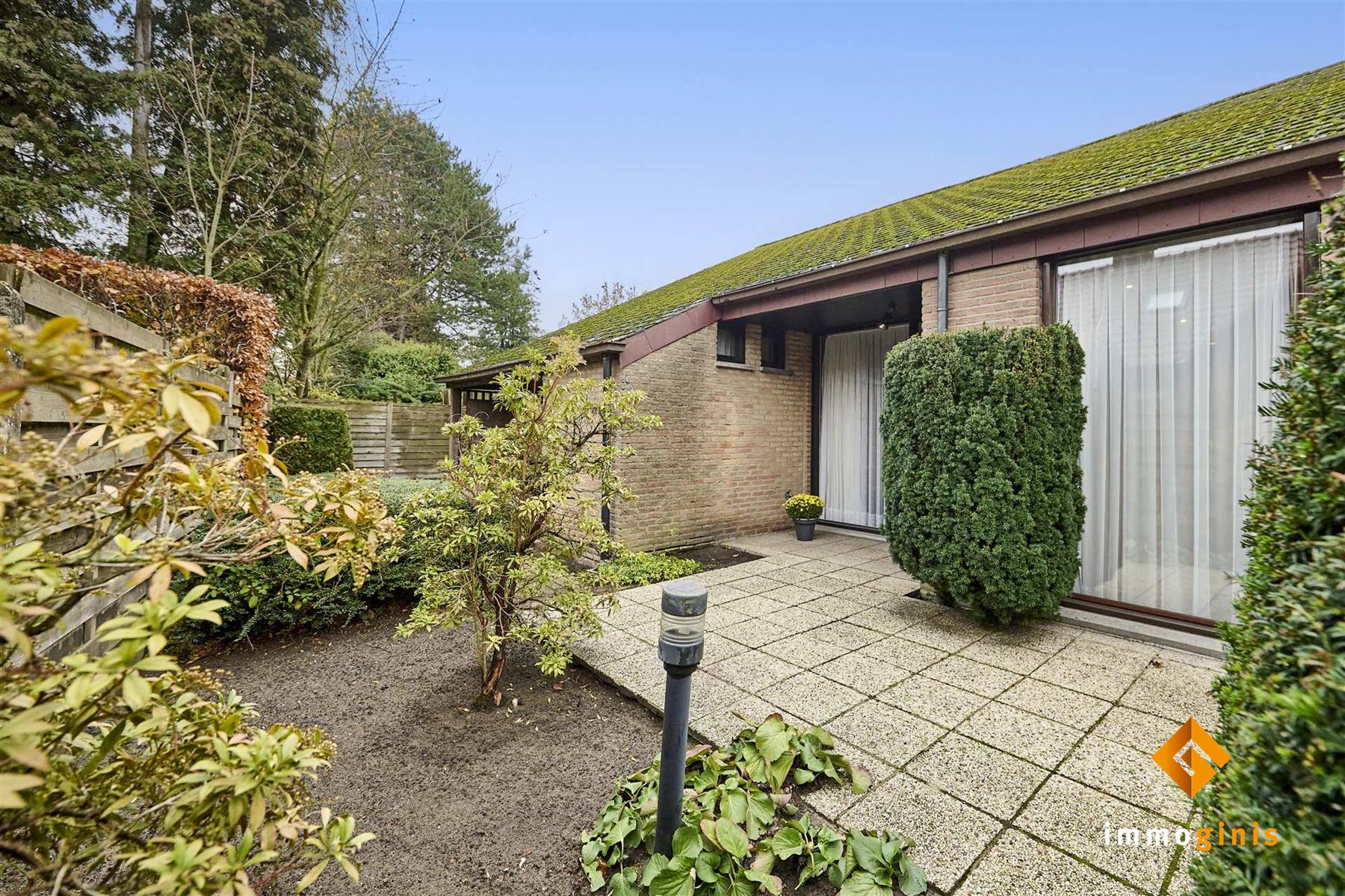 Zéér ruime woning op een mooi perceel van 17a82ca met 5 slaapkamers en uitbreidingsmogelijkheden op de eerste verdieping! - foto 3