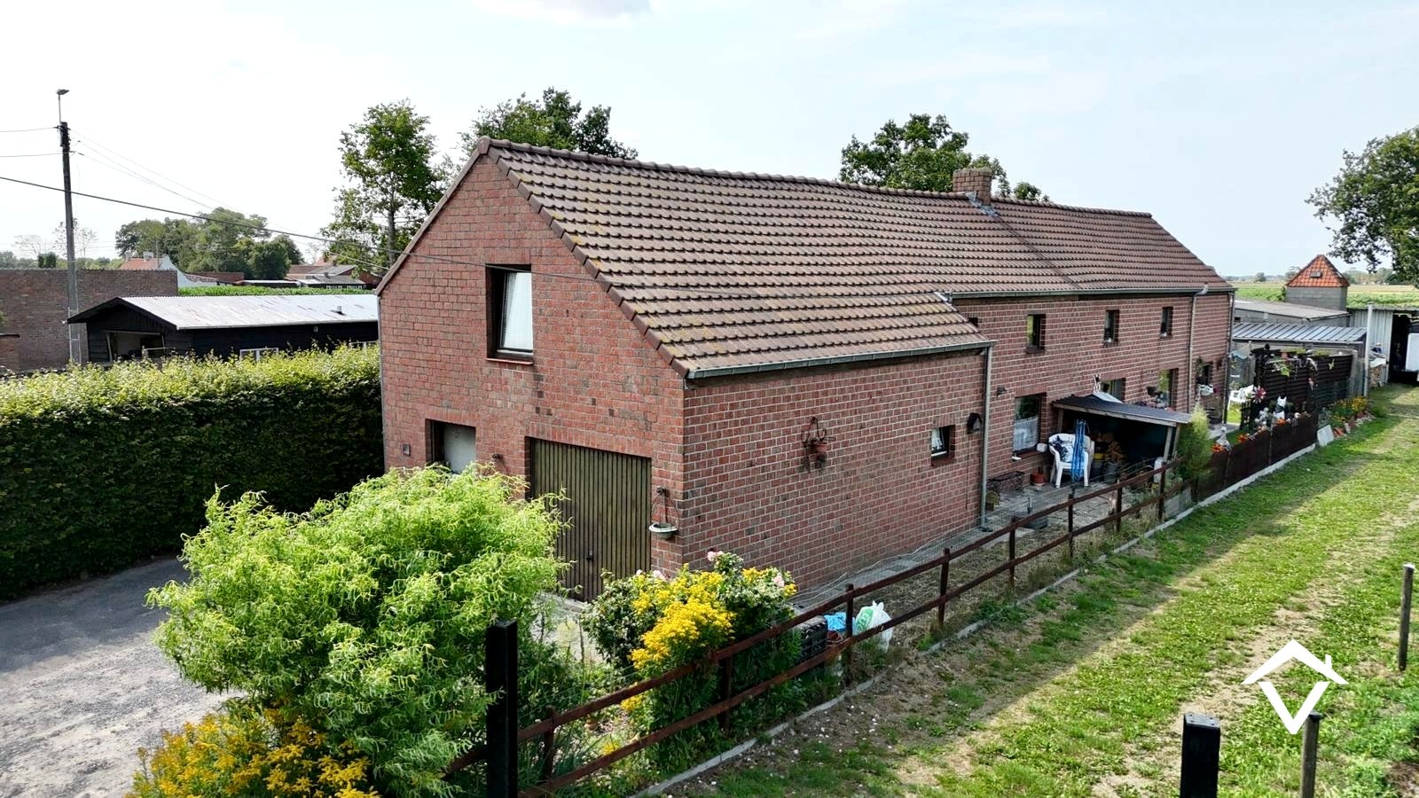 Te renoveren halfopen bebouwing op landelijke ligging in Koekelare - foto 2