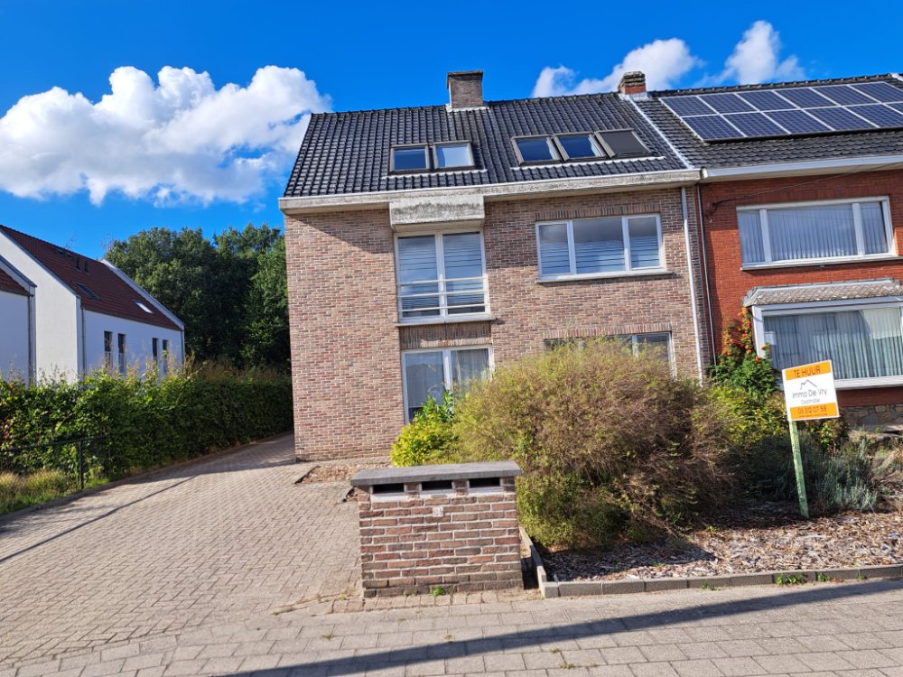 Appartement à louer à Malle