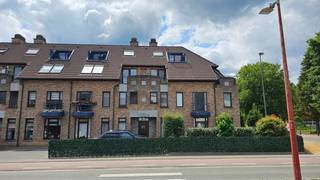 Gezellig appartement op de 2de verdieping centraal gelegen in Maasmechelen.In het appartement is er een inkomhal met een apart toilet, een grote...