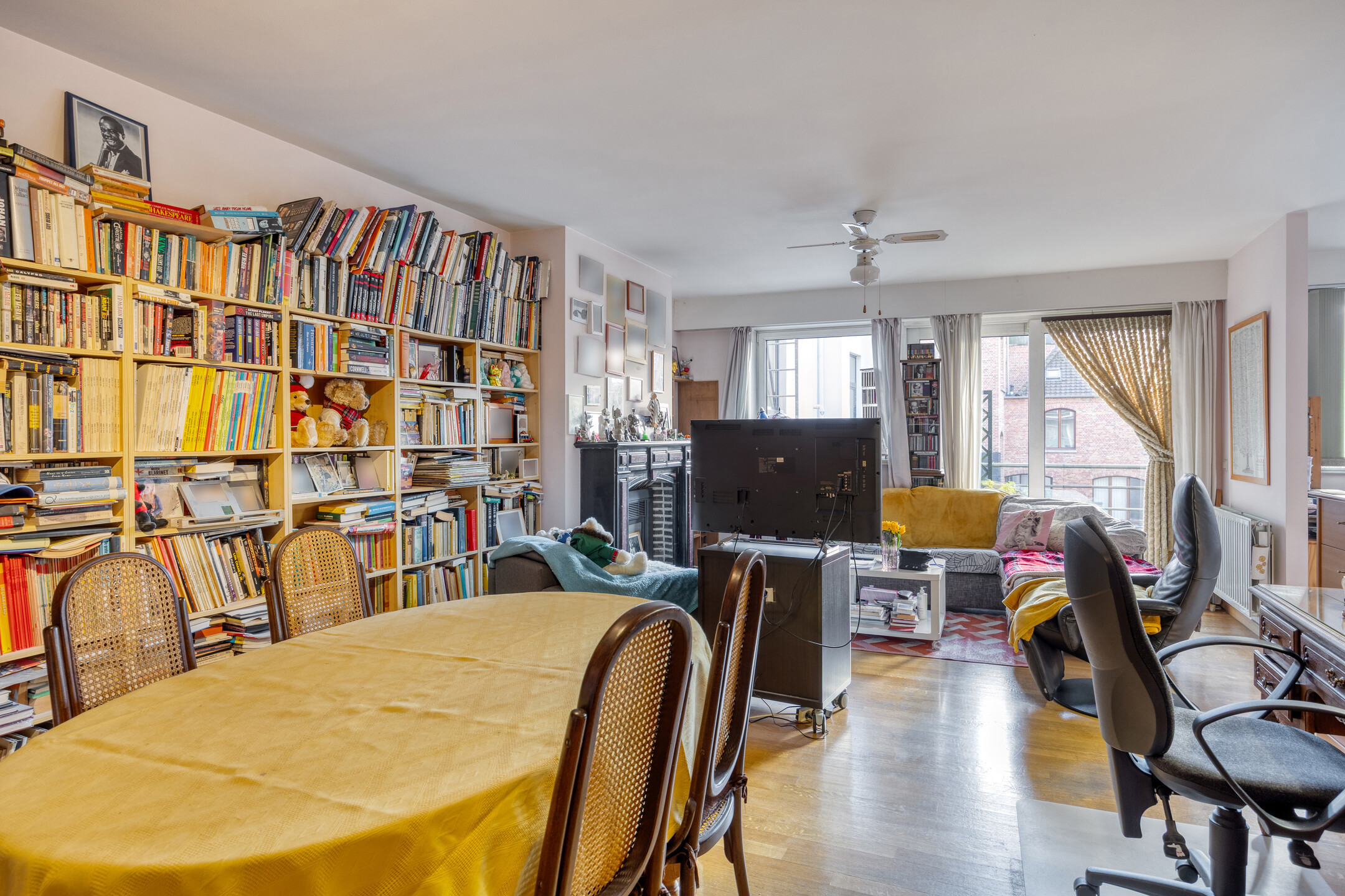 Lichtrijk 2-slaapkamer appartement in het centrum van Gent (opt. staanplaats) - foto 4