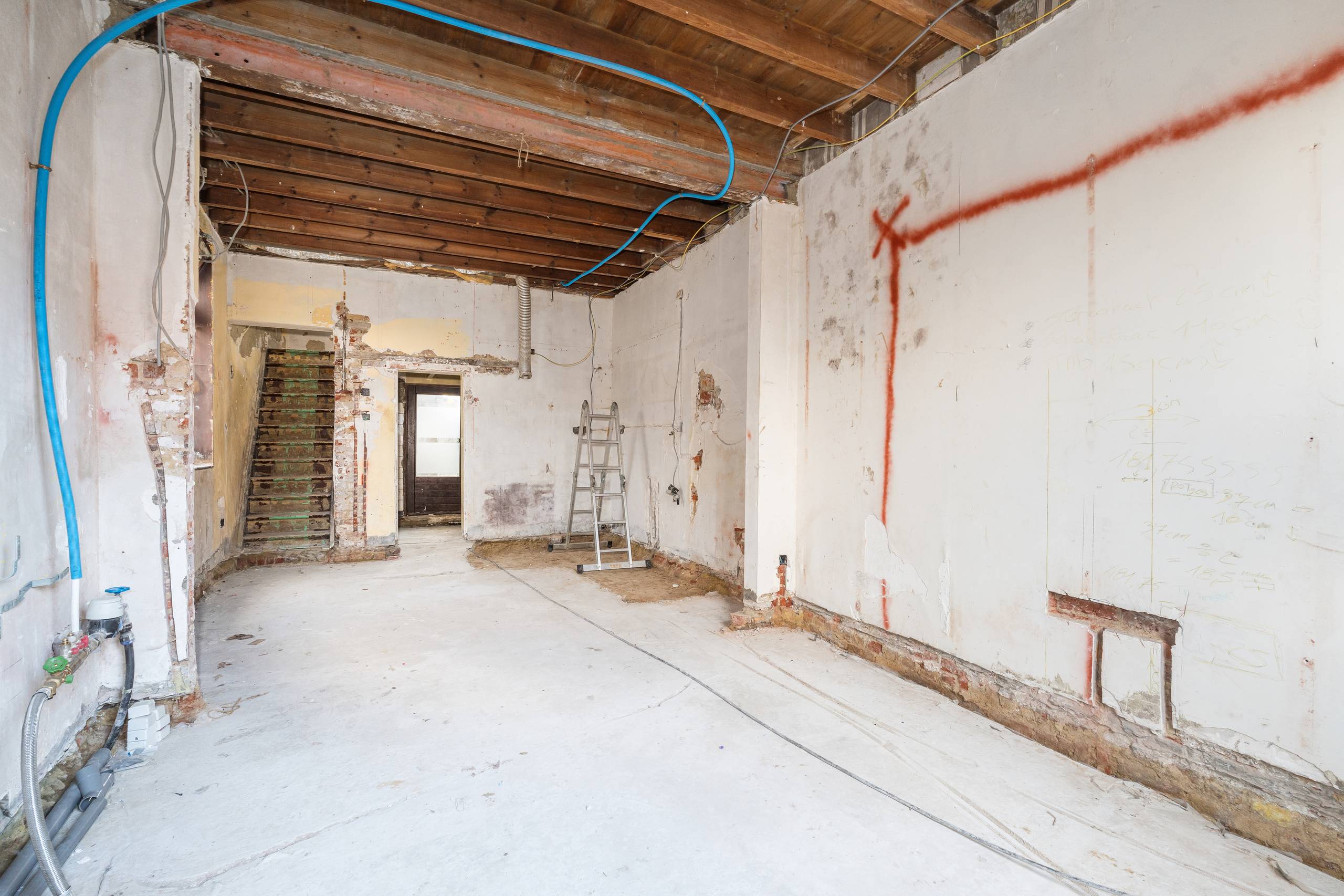 Te renoveren woning met ruime tuin en bijgebouw te Burst - foto 5