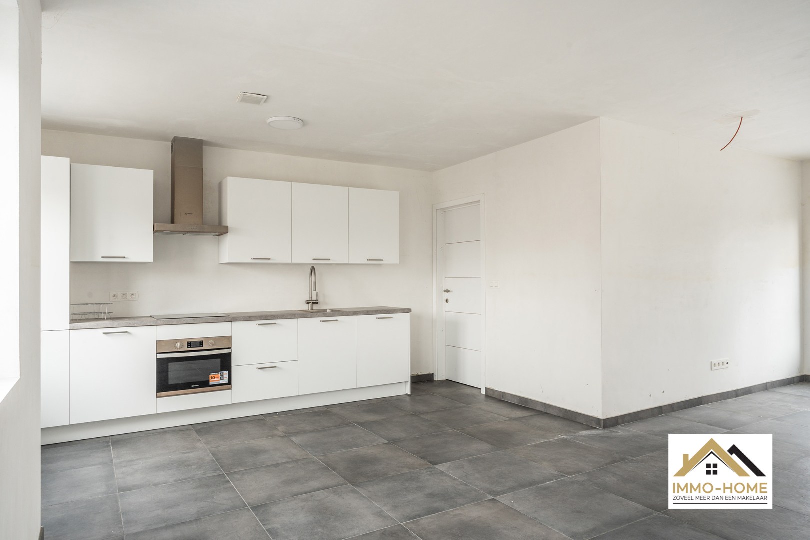 Nog drie af te werken woonunits en vier garages! - foto 4