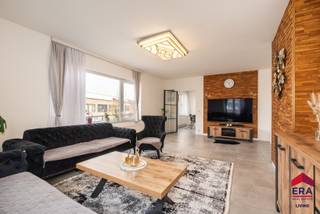 Ben je op zoek naar een volledig vernieuwd appartement met drie slaapkamers en terras op een centrale ligging? Gevonden!Op de derde verdieping, te...