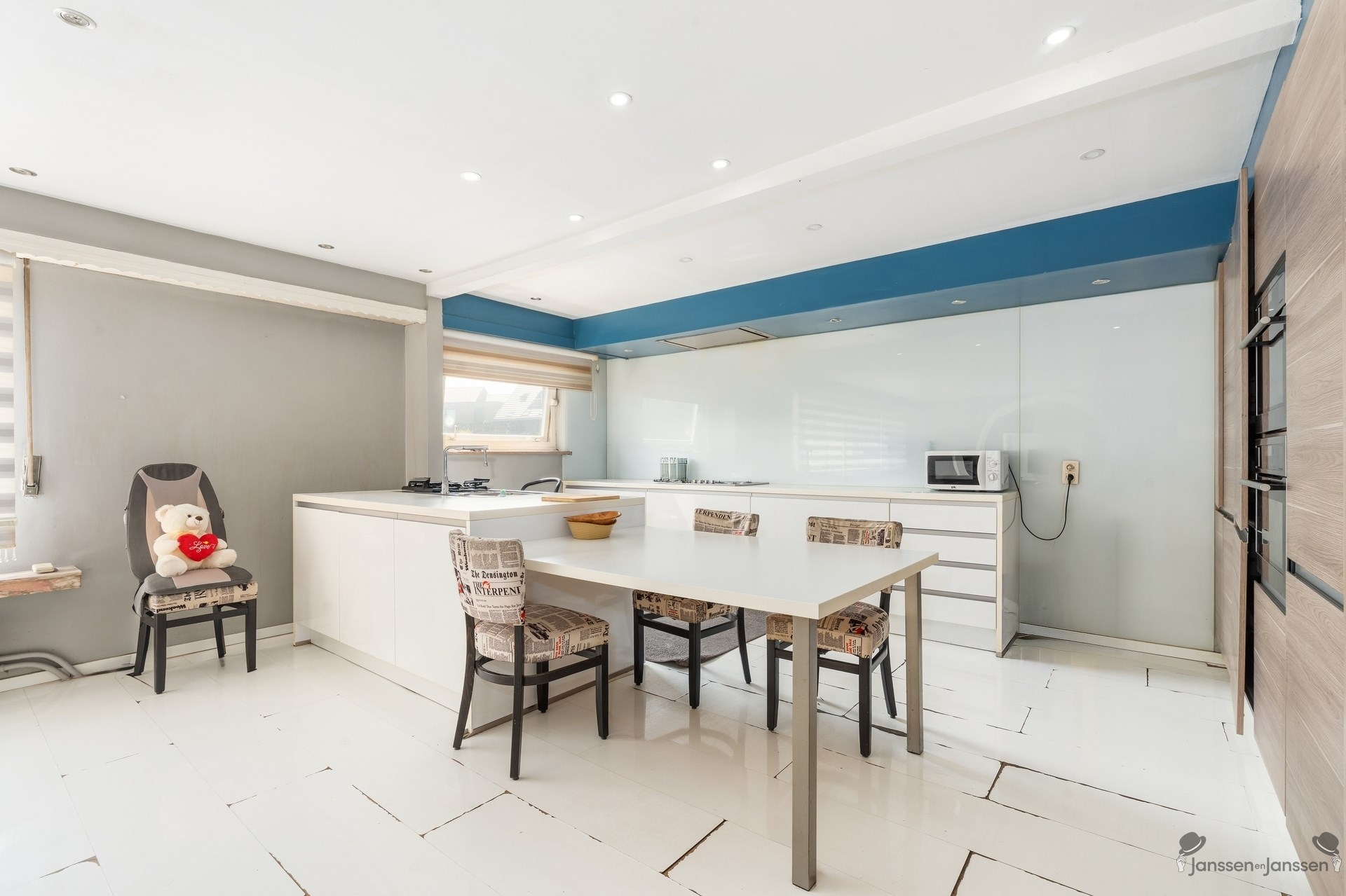 Ruim appartement van 146m² met 3 slpk's en terras in het centrum van Brecht - foto 4