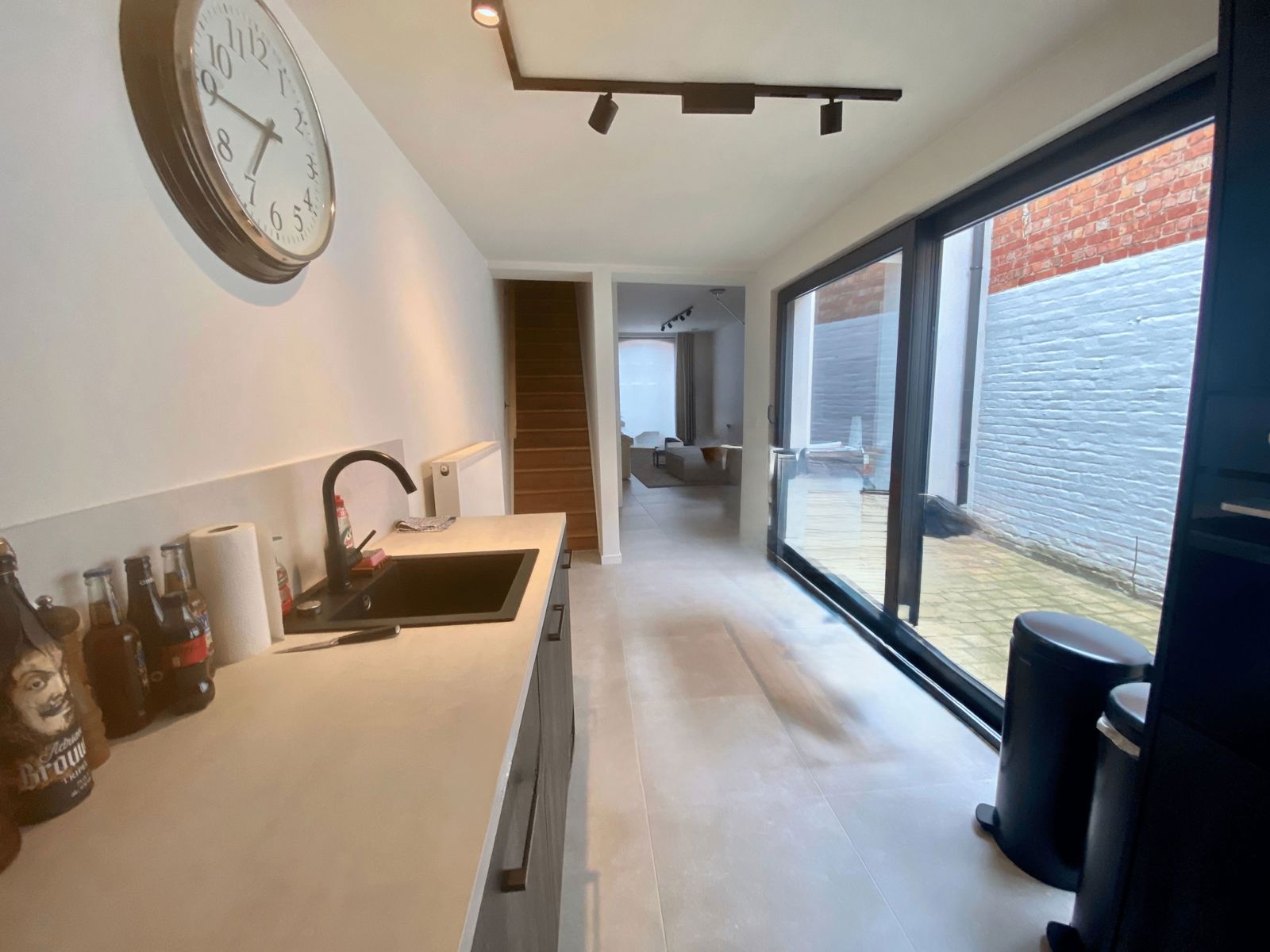 Volledig gerenoveerde woning op centrale ligging in Deinze - foto 2