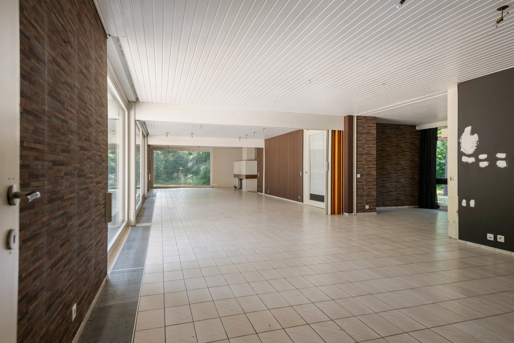 Karaktervolle villa met uitzonderlijk potentieel op toplocatie in Kapellen! - foto 5