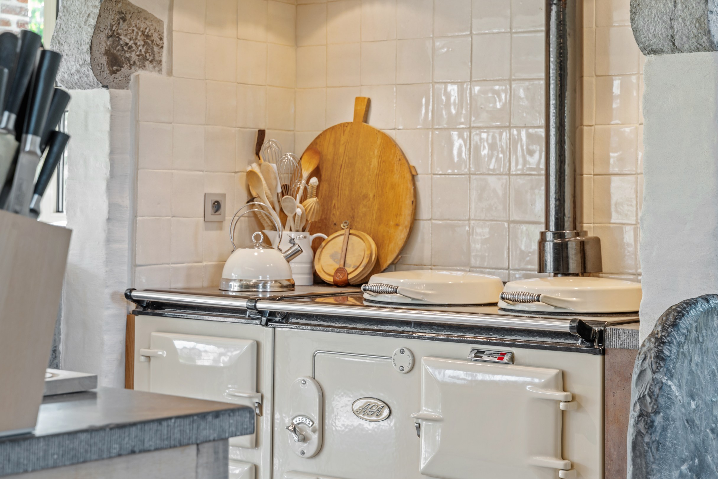 Authentic farmhouse with timeless elegance and modern luxury - photo 3