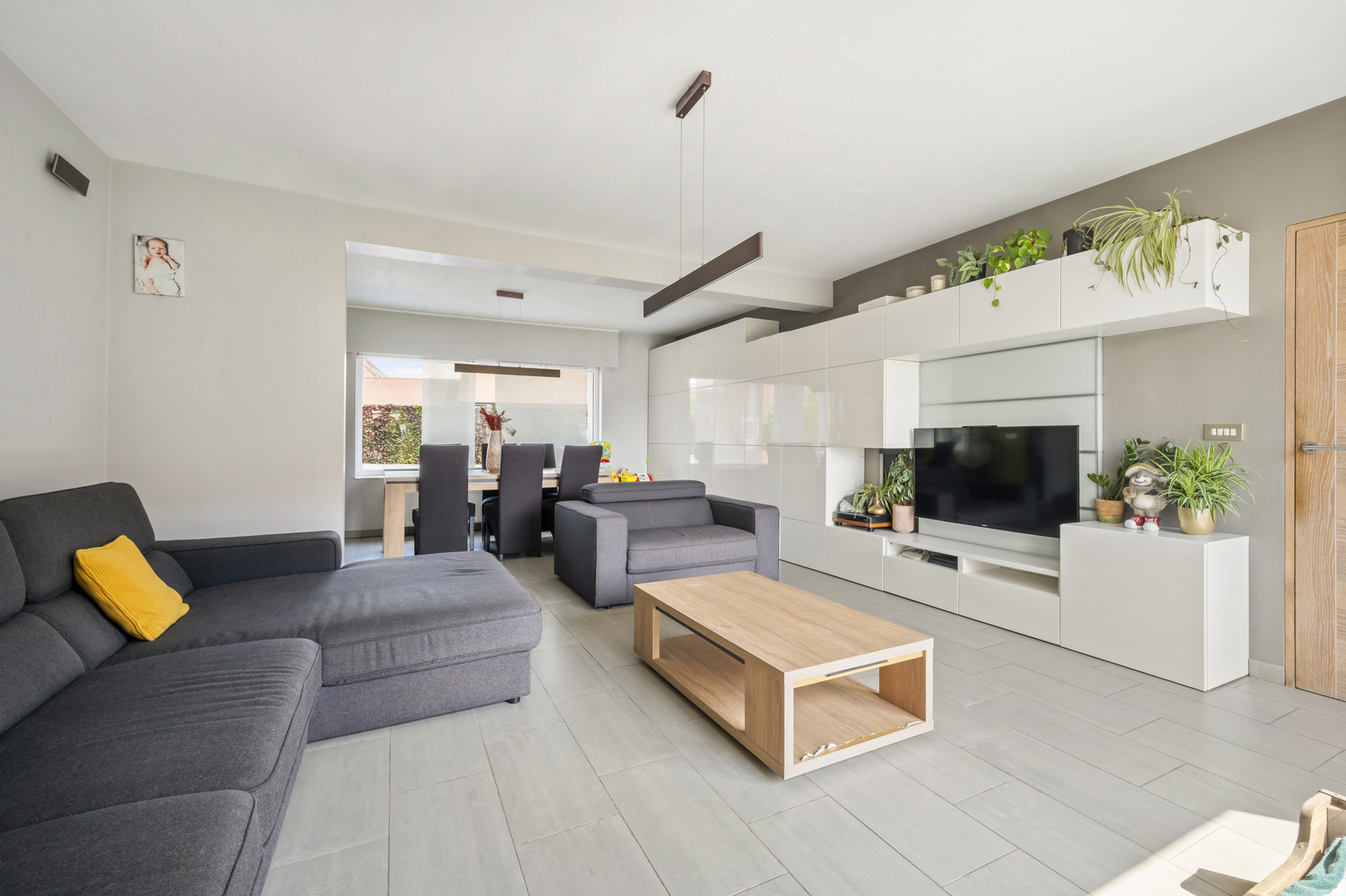 Gerenoveerde woning (4 slpk) met 3 badkamers, garage, thuisbatterij én zonnige tuin - foto 3