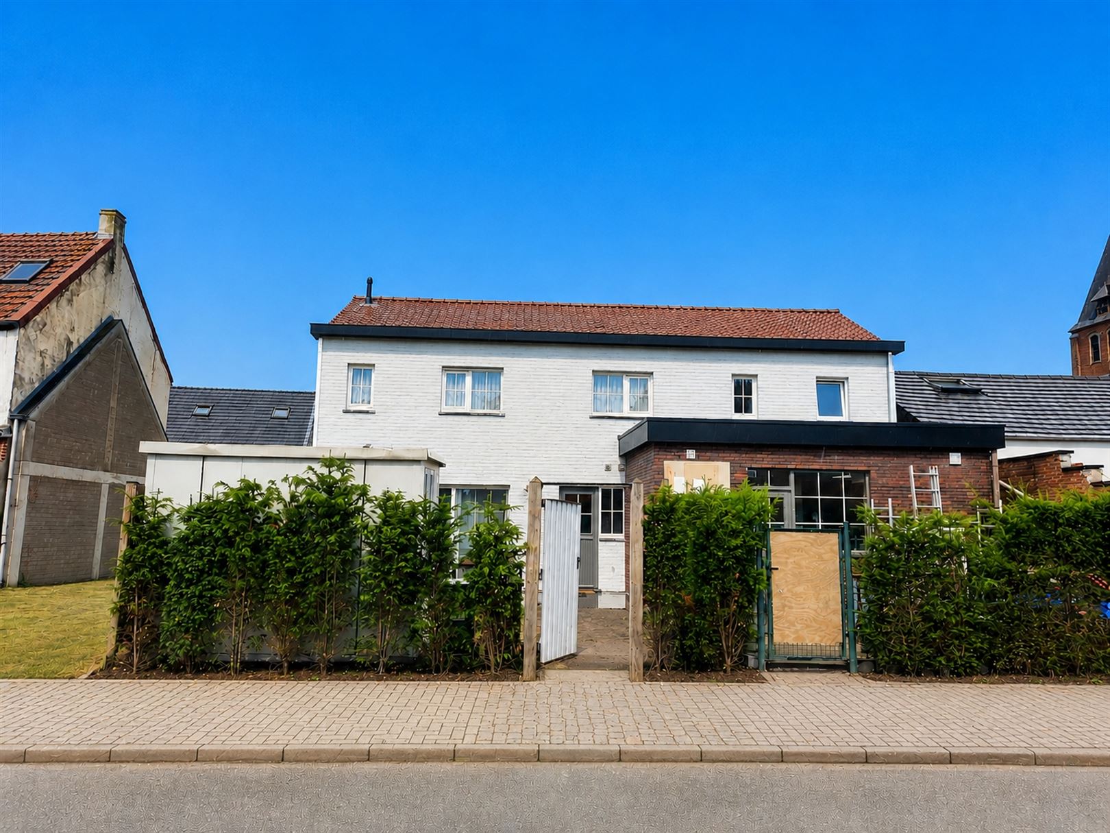 EERSTDAAGS ONLINE Eigentijdse woning, optimaal wooncomfort met eigentijdse look and feel. Heel energiezuinig dankzij grondige totaalrenovatie. - foto 4