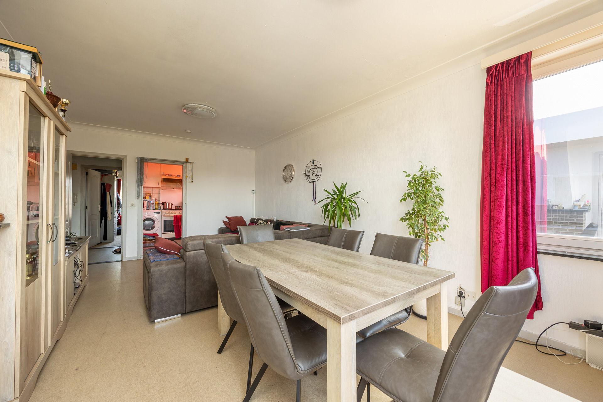 Op te frissen appartement met 2 slaapkamers op toplocatie - foto 3
