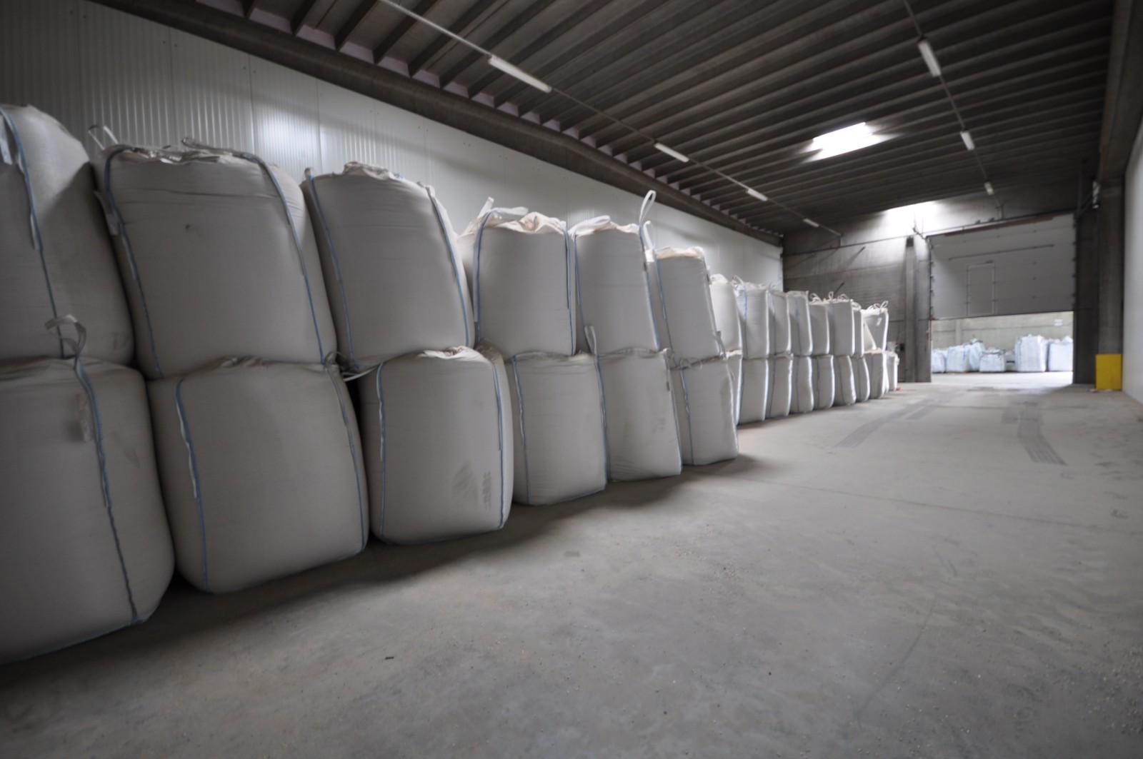 Magazijn van 525 m² gelegen te Avelgem, deelgemeente Kerkhove. - foto 4