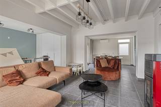 Deze CHARMANTE en GEZELLIGE woning is RUSTIG en GUNSTIG gelegen in een doodlopende straat in Ronse. De ligging is een absolute troef: vlakbij...