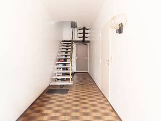 Wonen en werken combineren aan het centrum van Merksem. Dit ruime handelspand met duplex appartement ligt vlak bij het centrum van Merksem,...