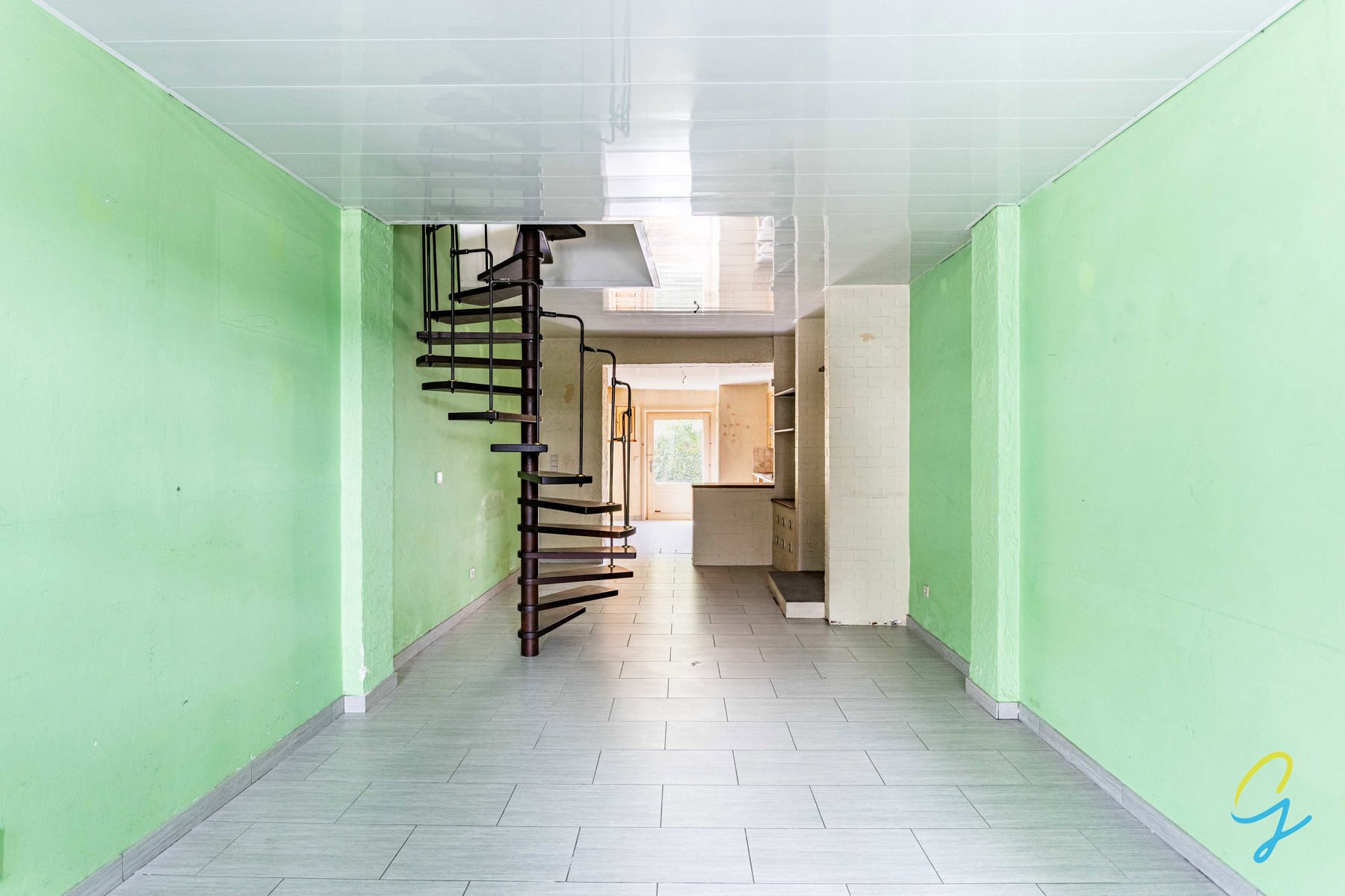 Karaktervolle stadswoning met renovatiepotentieel. - foto 4