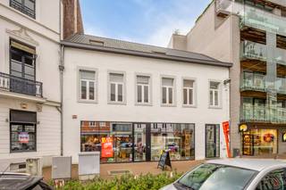 Electricity for heating/cooling. no gasWater and electricity meter in the stairwell apartmentAll relevant certificates and permits (environmental permit, fire department, VME,...) are available and can be requested. VME!!!! Knight Street