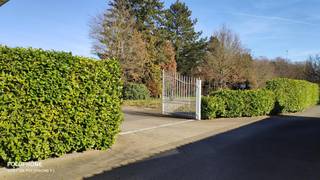 Prachtig gelegen perceel bouwgrond voor open bebouwing van 2.084m² verscholen in het groen !!!! Alle info ten kantore.