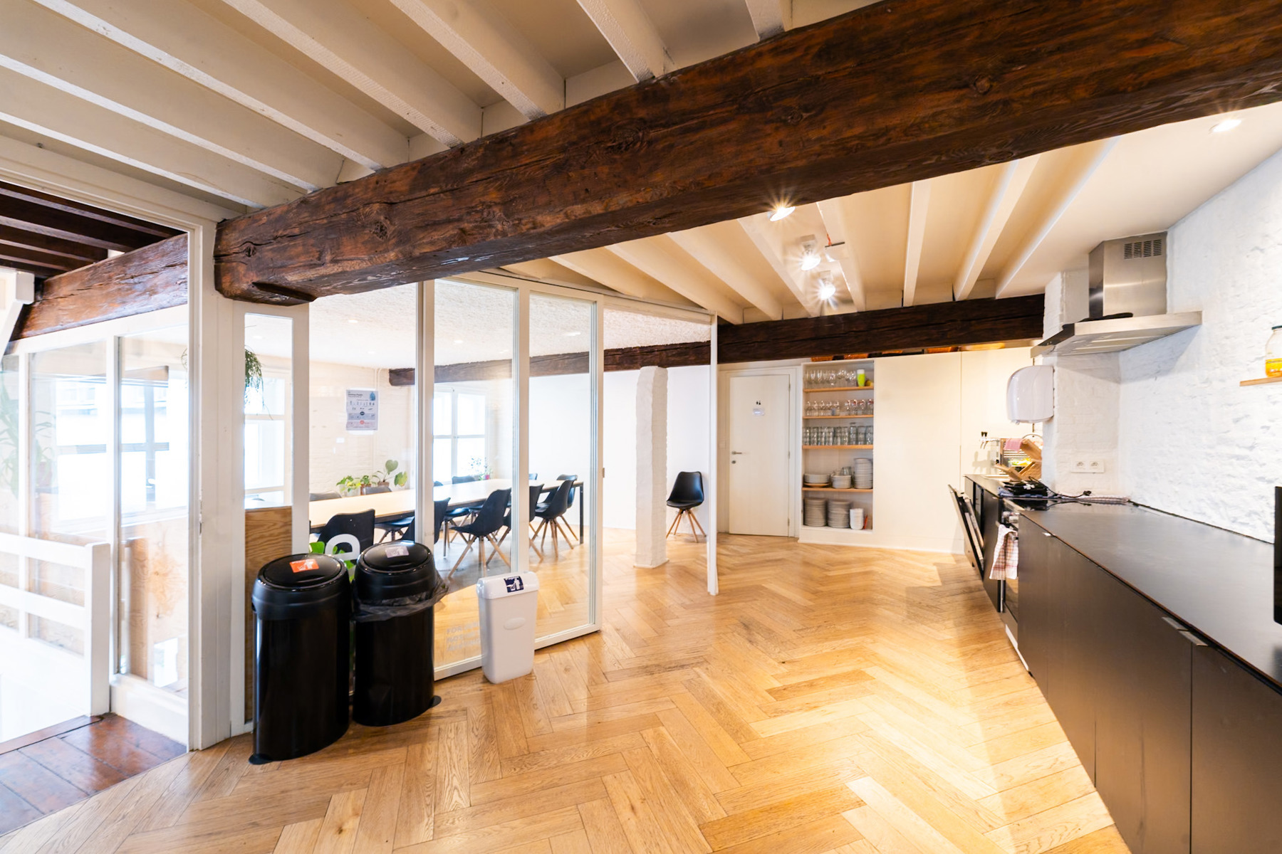 Zeer royaal kantoorruimte op toplocatie! - foto 5