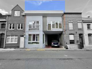 In het centrum van Temse bieden wij U een appartement te koop aan, gelegen achteraan in de residentie.Indeling: * Ruime inkomhal * Leefruimte * 2...