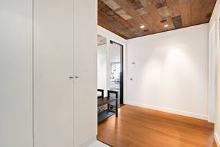 Dit appartement is gelegen in “Residentie Hertogenpark”.Bij het binnenkomen in het appartement heb je een ruime inkomhal die een stijlvolle eerste...