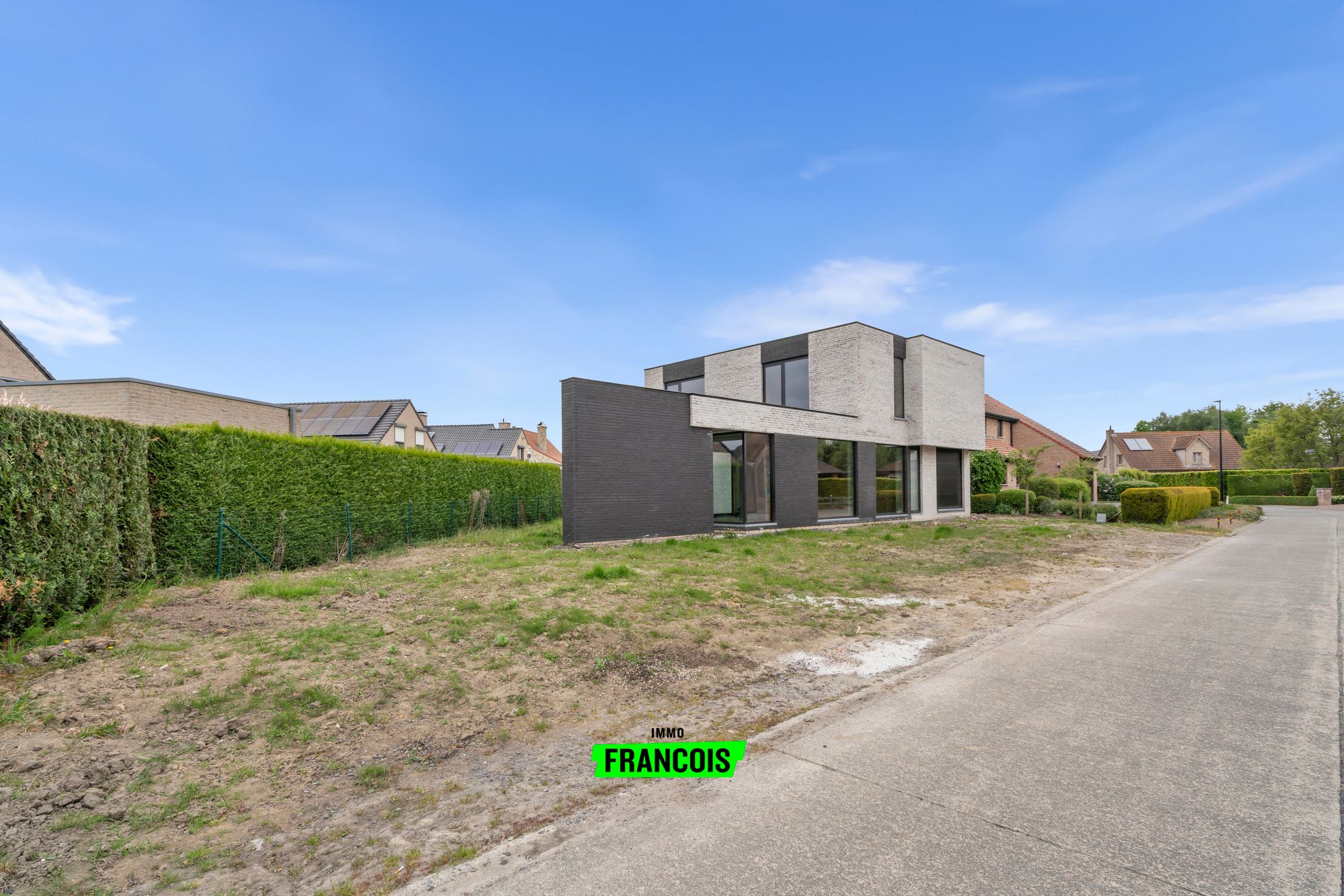 Riant af te werken nieuwbouwvilla met 3 slaapkamers in rustige wijk. - foto 2