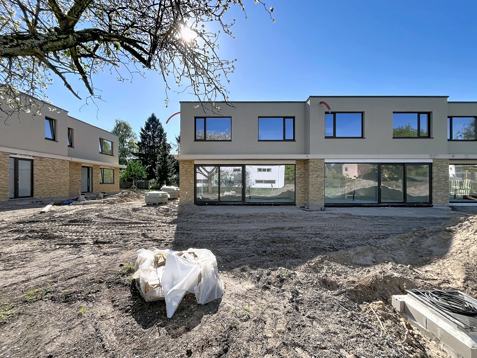 Halfopen nieuwbouwwoning met 3 slpk, nabij centrum Wetteren - foto 4