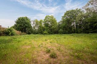 Building plot with lots of natural light, surrounded by greenery and tranquility. Situated in the second building line, privacy is key, surrounded...