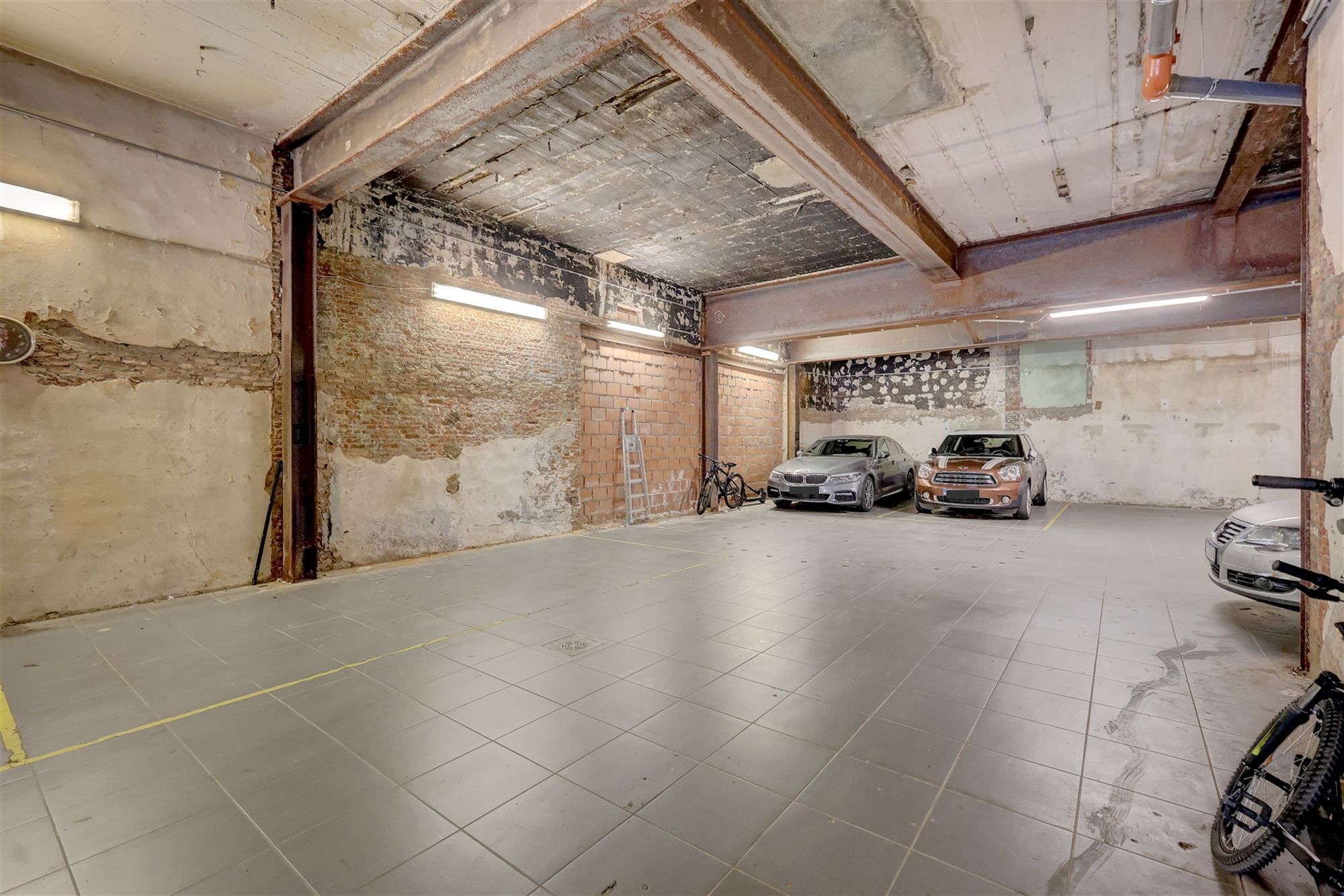 Ruim handelsgelijkvloers in centrum Antwerpen - foto 5