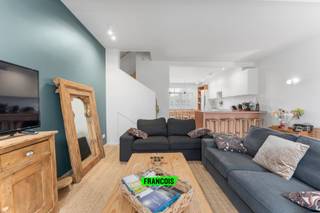 In het schilderachtige en rustieke dorp Lissewege bevindt zich deze prachtig gerenoveerde woning. Lissewege geniet een uitstekende ligging, zo...