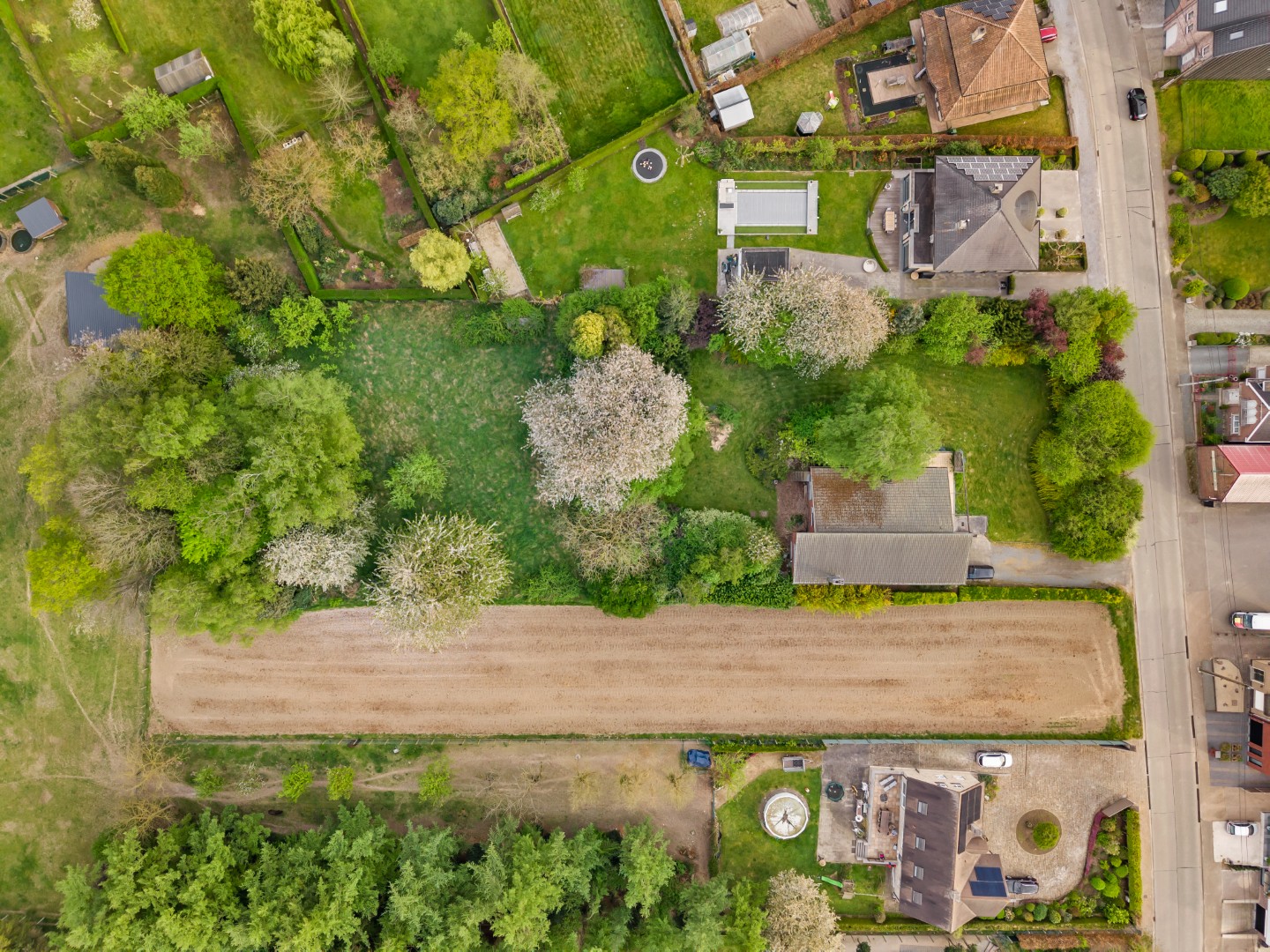 UNIEK GELEGEN BOUWGROND OMGEVEN DOOR GROEN - foto 1