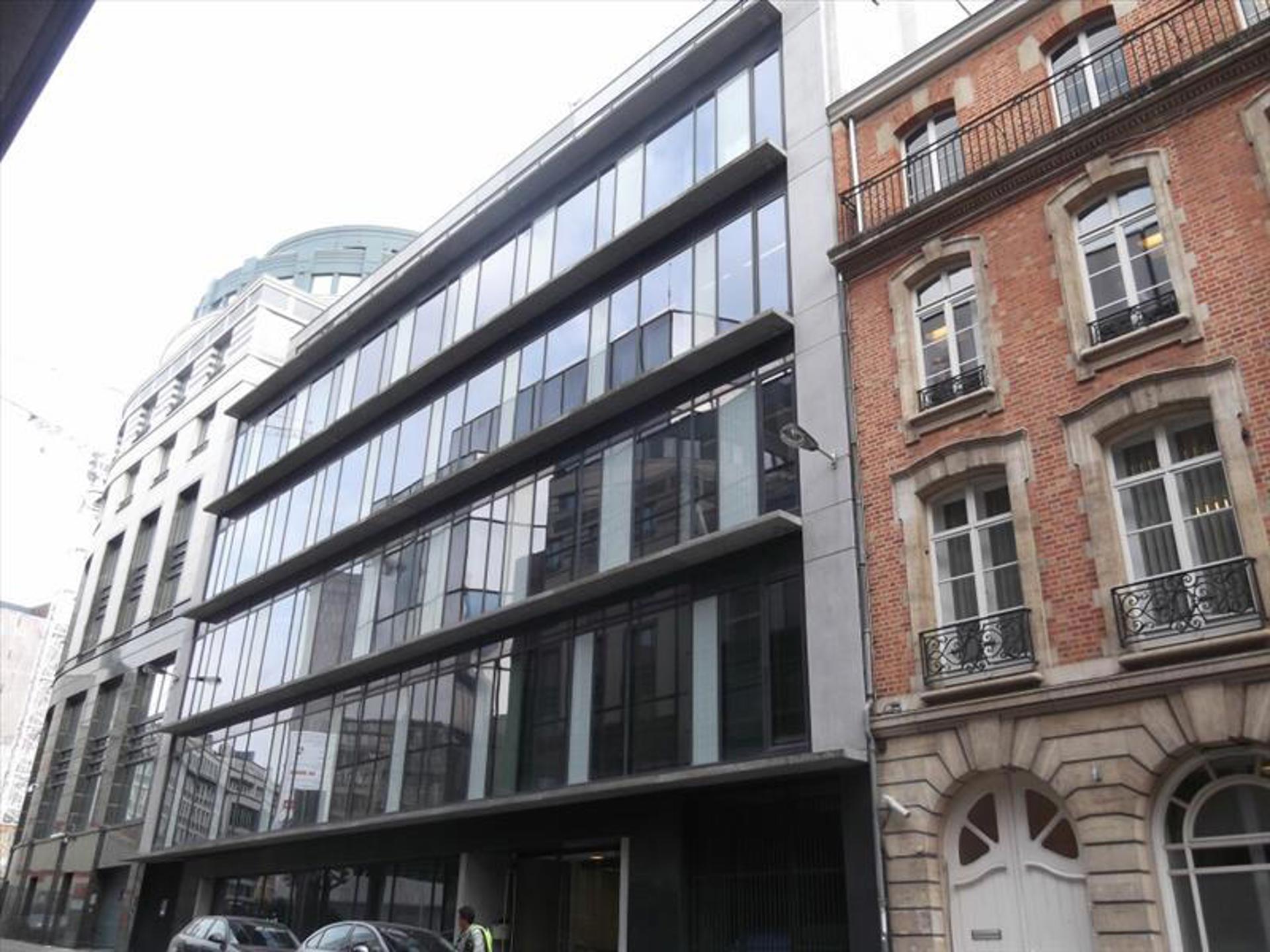 Volledig gerenoveerde kantoren te huur vlakbij de Koningsstraat in Brussel - foto 3