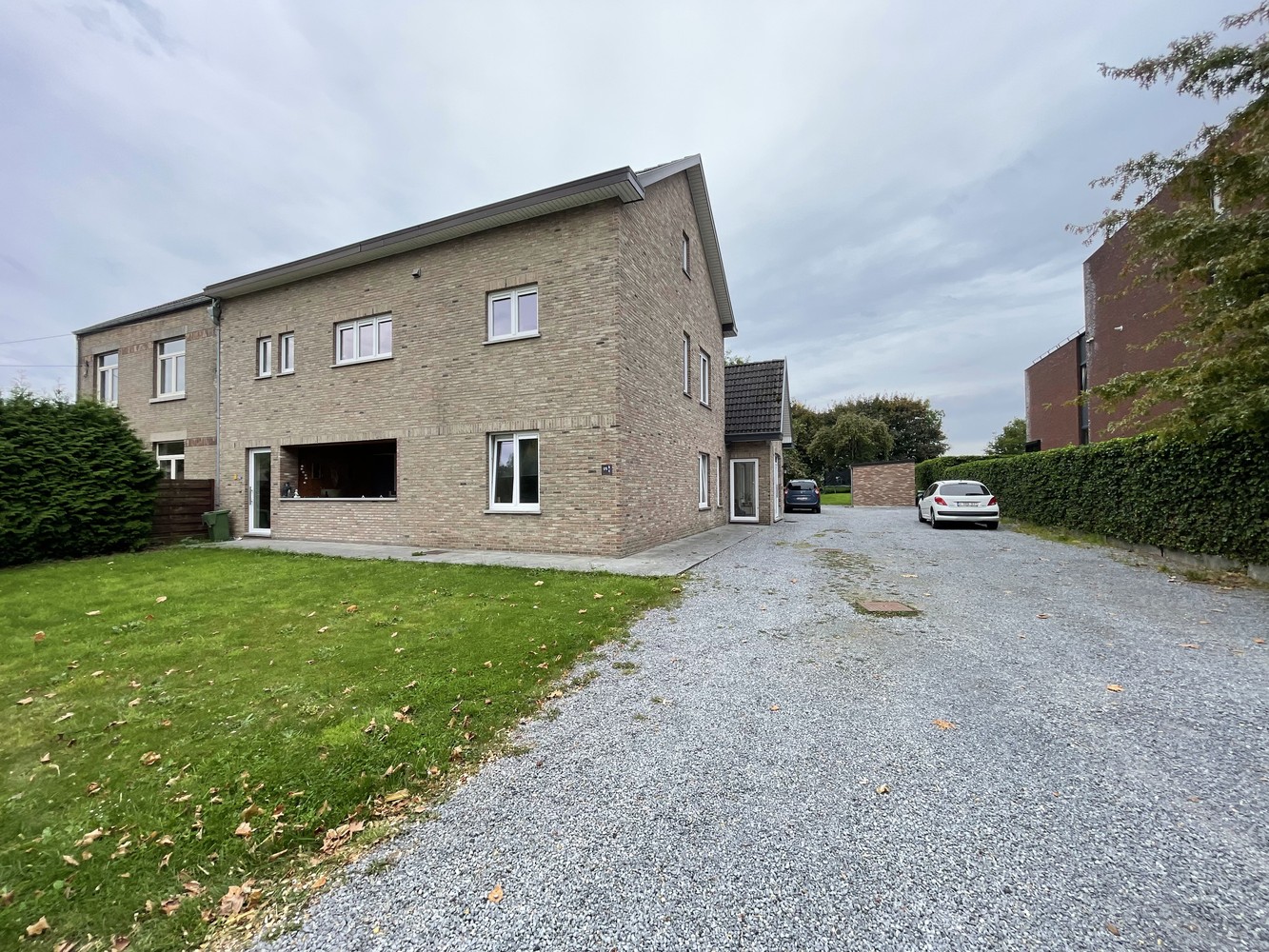 Gelijkvloers appartement met 4 slaapkamers en gemeenschappelijke tuin - foto 2