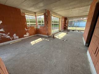 Nieuw te bouwen trendy woonproject bestaande uit 6 moderne gezinswoningen (halfopen en gesloten bebouwingen), 6 garageboxen en 3 parkeerplaatsen...