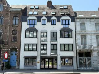 Dit appartement is beschikbaar vanaf 1 september 2025!Vaste maandelijkse kosten: € 70,00 Maandelijkse provisie verwarming: € 80,00 (je hebt zelf geen...