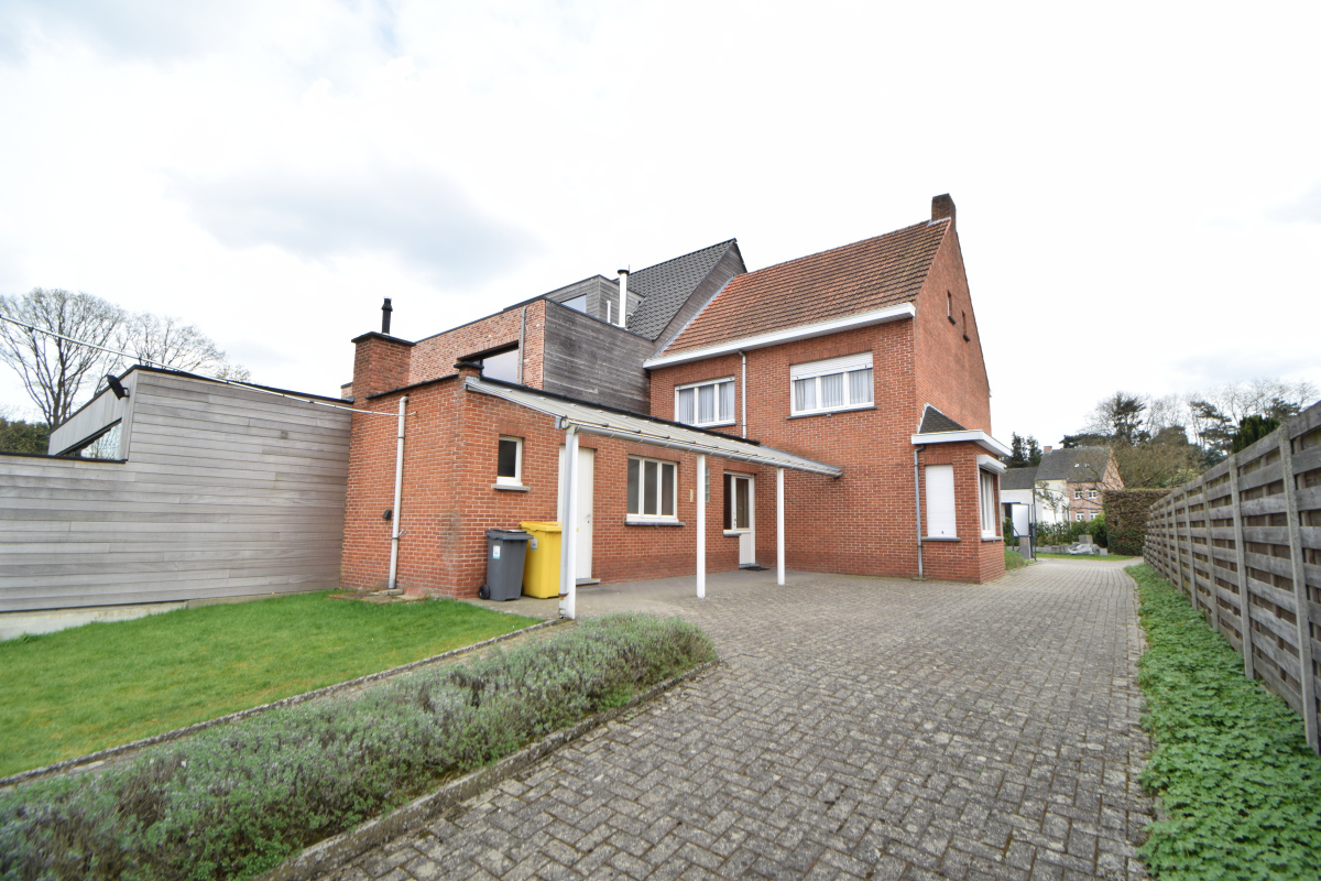 Charmante woning met 3 slaapkamers, kleine tuin en garage. - foto 3