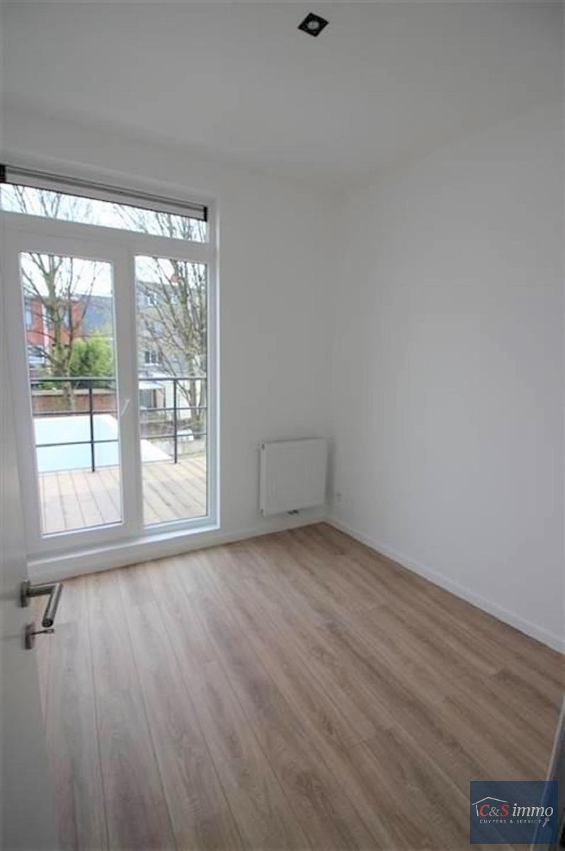 Verzorgd appartement met 2 slaapkamers en ruim terras - foto 4