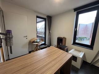 Ruim instapklaar appartement op de eerste verdieping bestaande uit: inkomhal, 2 slaapkamers, woonkamer, keuken, 2 terrassen, berging en...